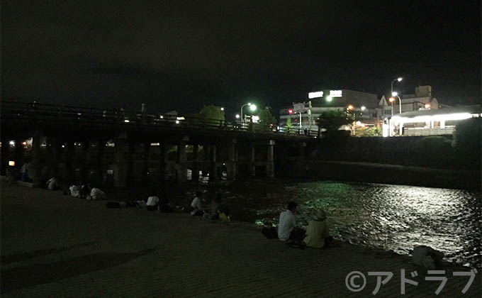 京都ナンパスポット、夜の鴨川